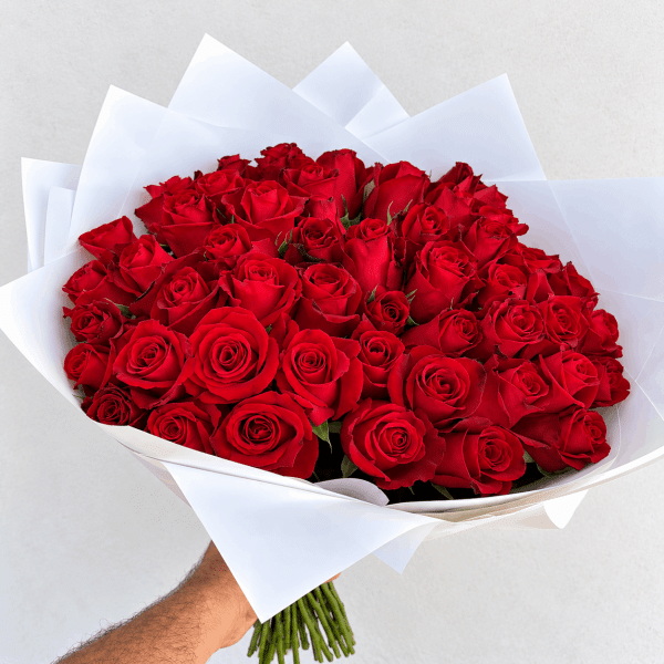 ⁦31 ורדים LOVE.⁩ – תמונה ⁦1⁩